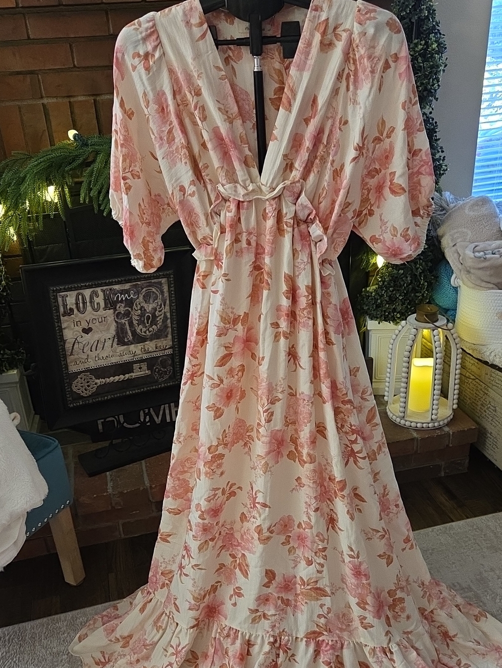 NWT Floral V-Neck Maxi Dress in Pink and Cream
